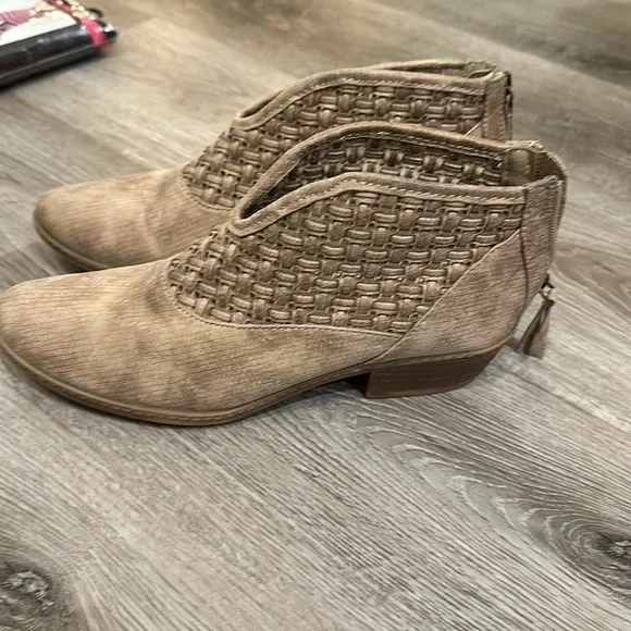 Not Rated women booties size 8.5 - Picture 3 of 9